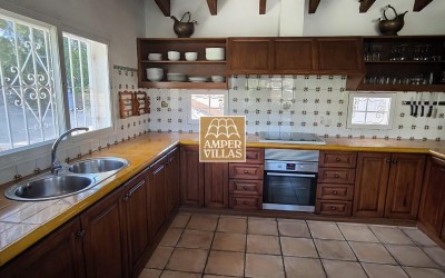 Beautiful and spacious Mediterranean villa with large terraces.